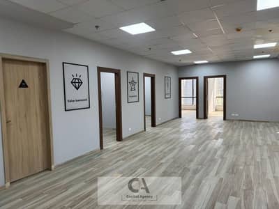 open office space 200sqm, fully finished with air conditioning, for rent. Located near all services and South 90th Street, Fifth Settlement (at a spe
