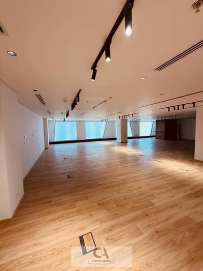 بولي كلينك 401 م متشطب بالتكيفات للايجار _ داخل مول بارك ستريت ( park st) _ بالقرب من 5A _ التجمع الخامس .