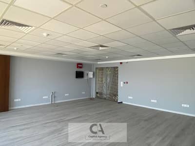 مكتب اداري 80م متشطب بالتكيفات للايجار _ في 5A Water Way _بالقرب من U Venus و Park St _ التجمع الخامس