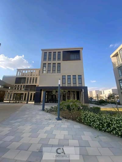 مقر اداري للايجار 700م في ديستريكت5 - متشطب بالتكيفات - التجمع الخامس
