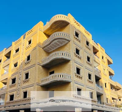 شقة 135م واجهة وسط موقع مميز جداا جنب مدارس مصر للغات