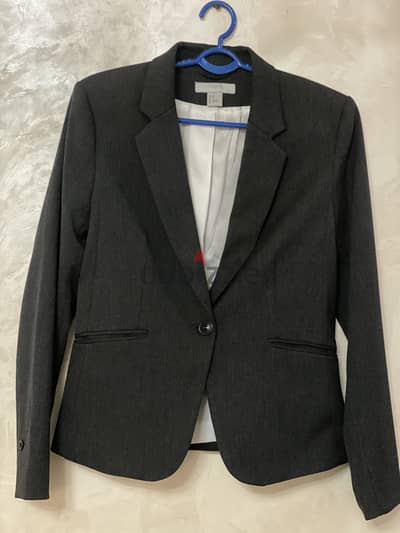 بليزر H&M حريمي أصلي بحالة ممتازة مقاس 38 (M)