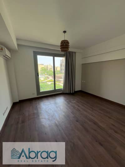 For rent: 90 sqm apartment with an equipped kitchen and air conditioning, located in Palm Parks Extension, 6th of October.