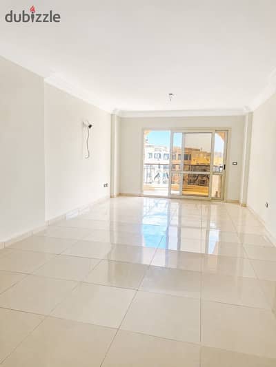 For Rent | Residential Apartment in Smouha (View of Fawzy Moaz) / 200 m / 4 Rooms