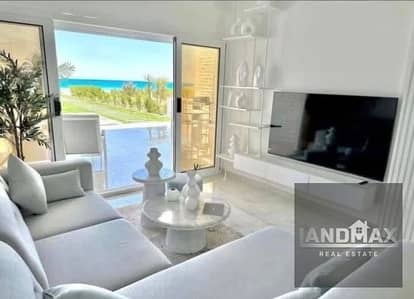 شاليه للبيع في هاسيندا ووترز بالم هيلز الساحل الشمالي بالقرب من رأس الحكمة وطريق الفوكا بإطلالة مباشرة على اللاجون وتشطيب كامل