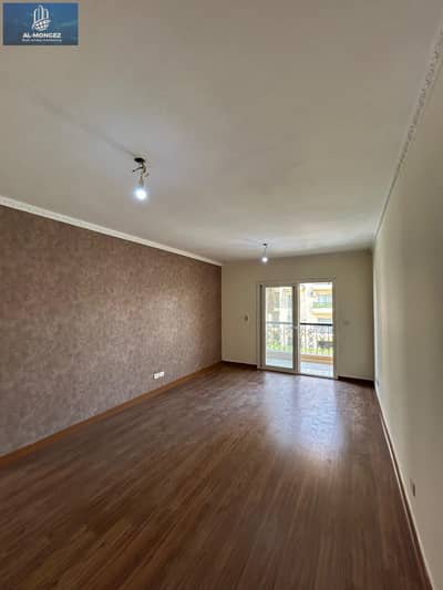 For investment enthusiasts: Apartment for sale, 89 square meters, high-end finishes, prime location, open view in Al Rehab, First Settlement, New Cair