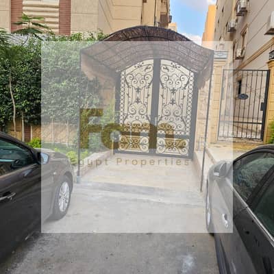 1 Minute from Clubs Street | Strategic location