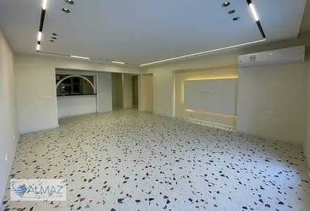 Unfurnished 165 sqm apartment for rent with kitchen and air conditioning in Palm Hills Compound, Fifth Settlement, near 90th Street.