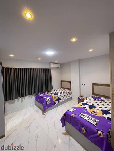 Studio available for rent, first residence, first neighborhood, third floor with elevator, close to services and exclusive parking, 6 October