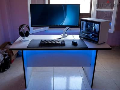 مكتب Gaming / PC احترافي للبيع