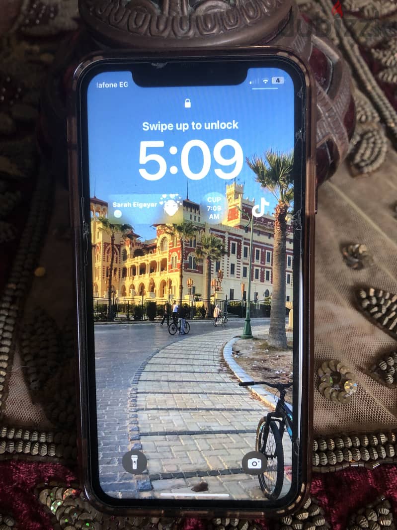 Apple - iPhone 11 - 80% battery - 3