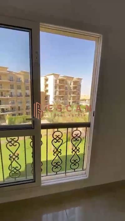 شقه 224 متر للايجار الفاضي في الرحاب2 المرحله السابعه دور تالت تشطيبات كلاسيكيه بالقرب من الخدمات والسوق الشرقي