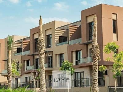 شقة للبيع في ديستريكت 5 District  بموقع مميز نصف تشطيب داخل كمبوند راقي بالقاهرة الجديدة بسعر مميز شامل الجراج والكلوب هاوس