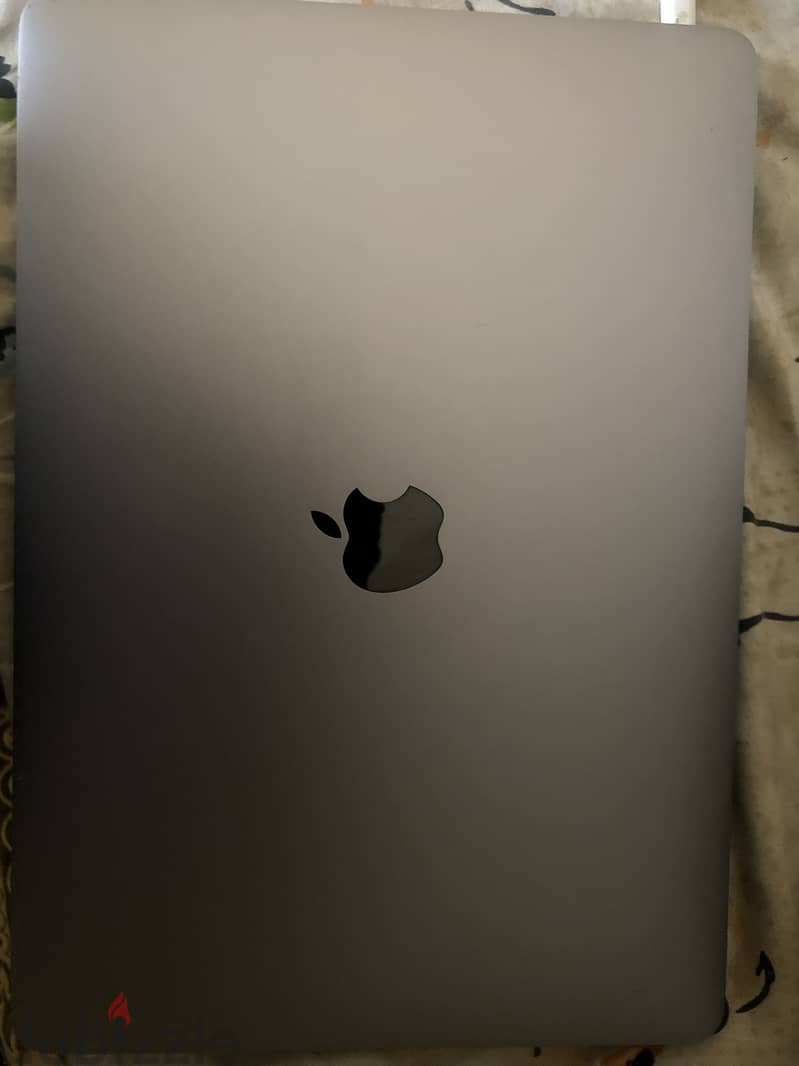 MacBook pro 2017 space gray 1
