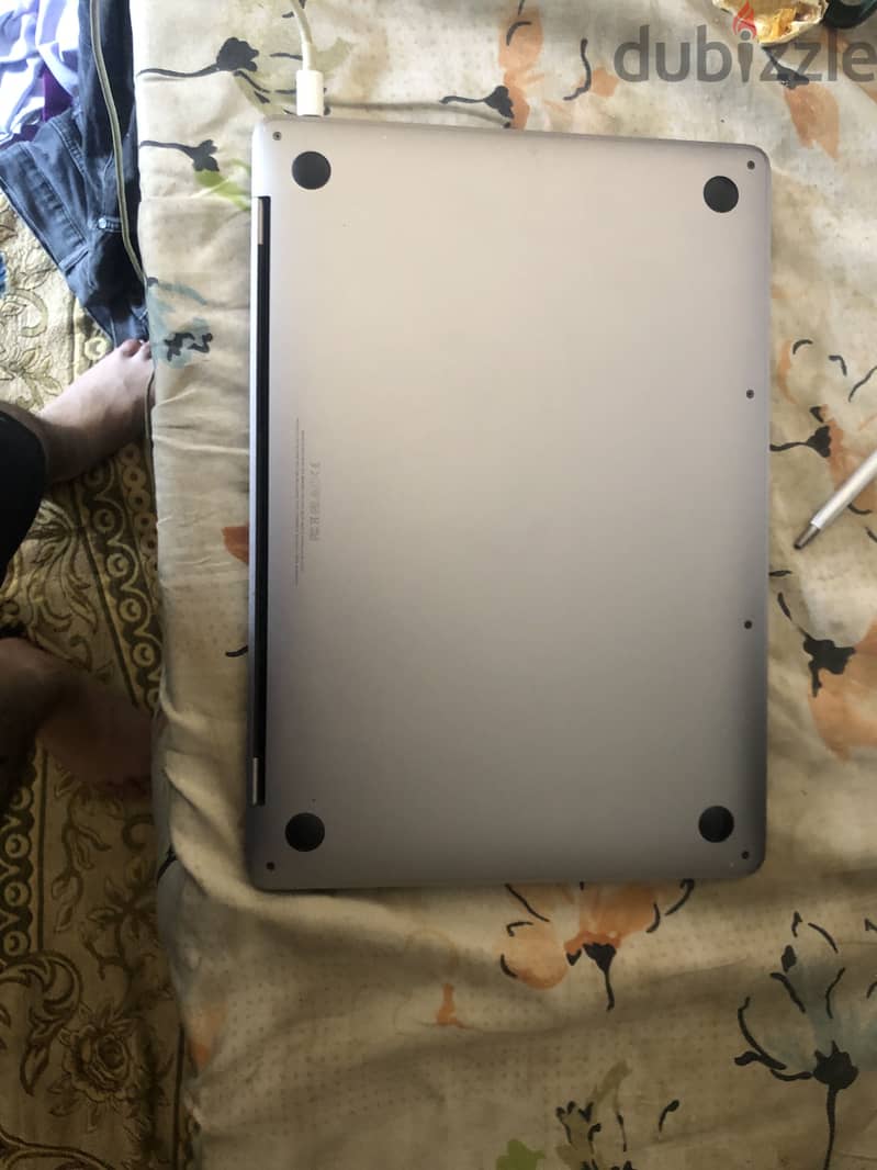MacBook pro 2017 space gray 2