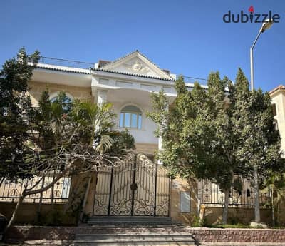 Apartment for sale in Al-Yasmine Compound; ultra-super-lux finish with an open view.