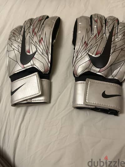 Nike gloves for sale size 8