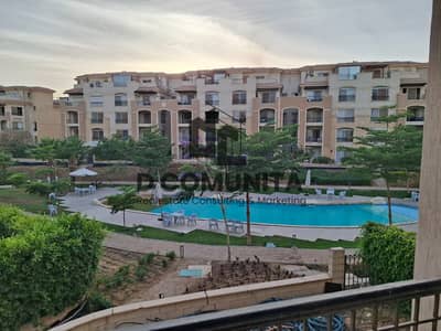 شقة سكنية فاخرة للإيجار بالمطبخ  في كمبوند ستون ريزيدنس (Stone Residence) بالتجمع الخامس – أول سكن بتصميم عصري ومرافق متكاملة