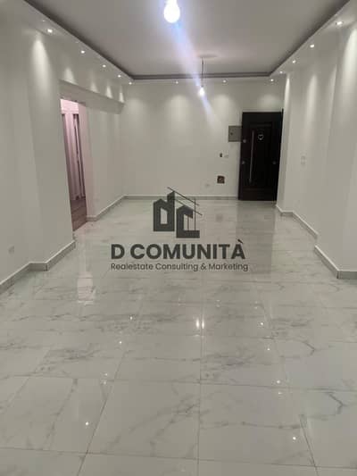شقة سكنية للإيجار في منطقة اللوتس الجنوبية بالتجمع الخامس – دور رابع بأسانسير وموقع حيوي قريب من كافة الخدمات