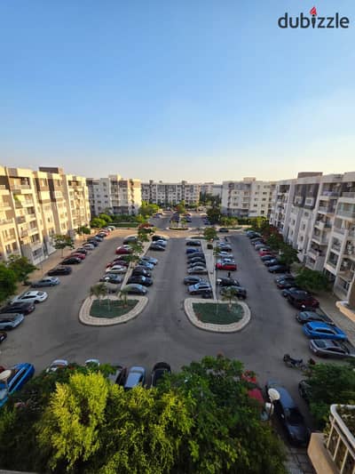 مدينتى شقه 140 متر فى الb10 طلعت مصطفى