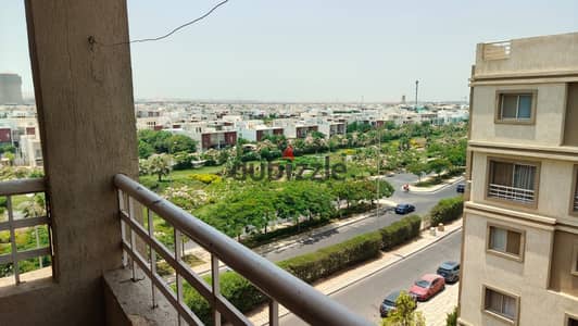 شقه للايجار قى مدينتى 3نوم و2حمام بسعر15الف فيو غير مجروح