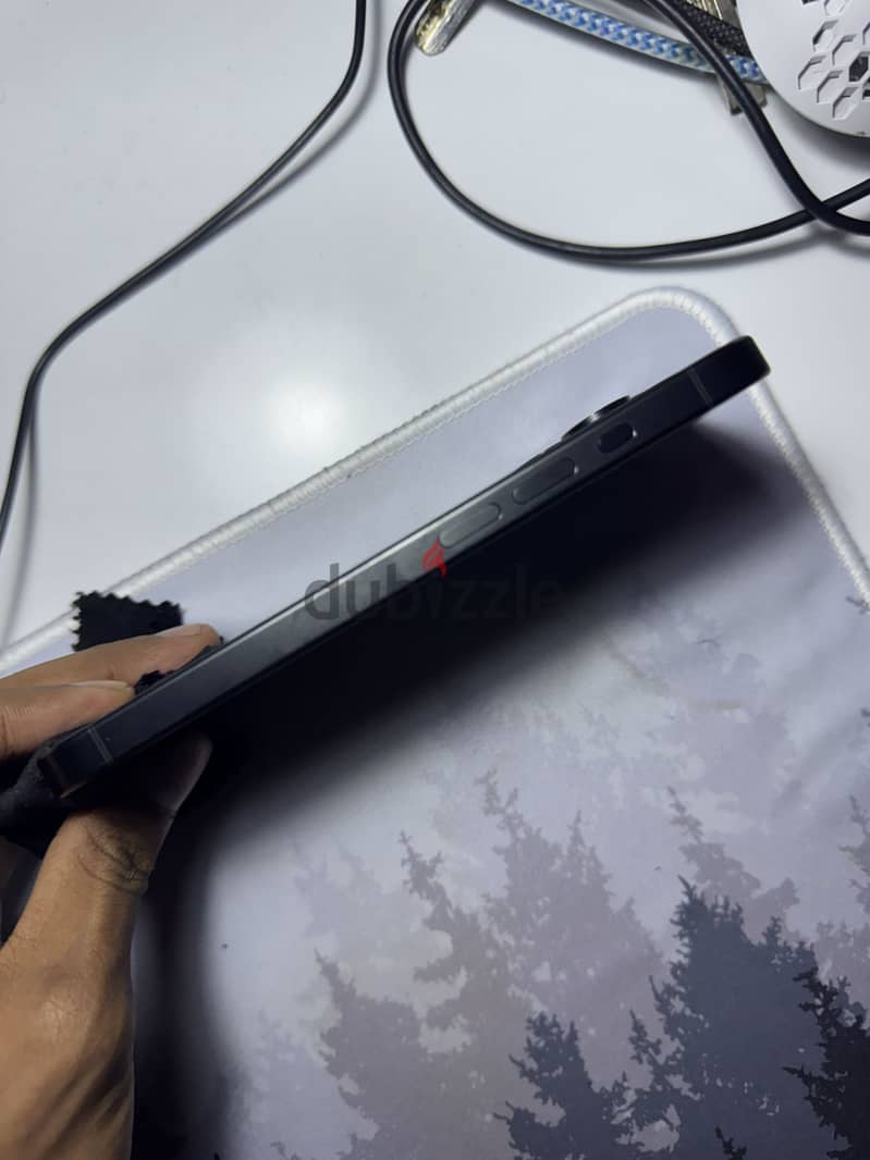 Apple - iPhone 15 Pro 7