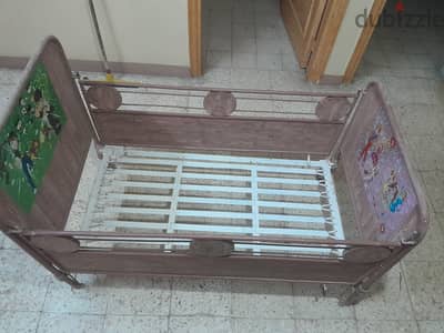 سرير اطفال حديد للبيع٨٠×١٦٠