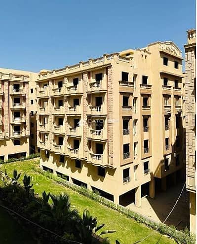 With a low down payment and immediate occupancy, receive your apartment in Fifth Settlement, ready for viewing, in Al Ashrafia Prime Location Compound