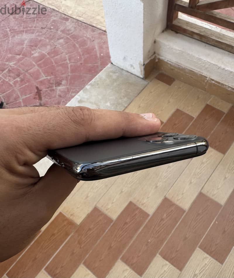 Apple - iPhone 11 Pro Max 3
