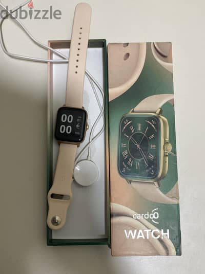 ساعة ذكية كاردو بحالة ممتازة بالعلبة والشاحن الأصلي - Cardoo Watch