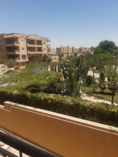شقه مفروشة للايجار كمبوند سكن المستثمرين الجنوبية واجهه على لاندسكيب قريبة من الجامعة الأمريكية ومول بوينت 90 وشارع التسعين التجمع الخامس