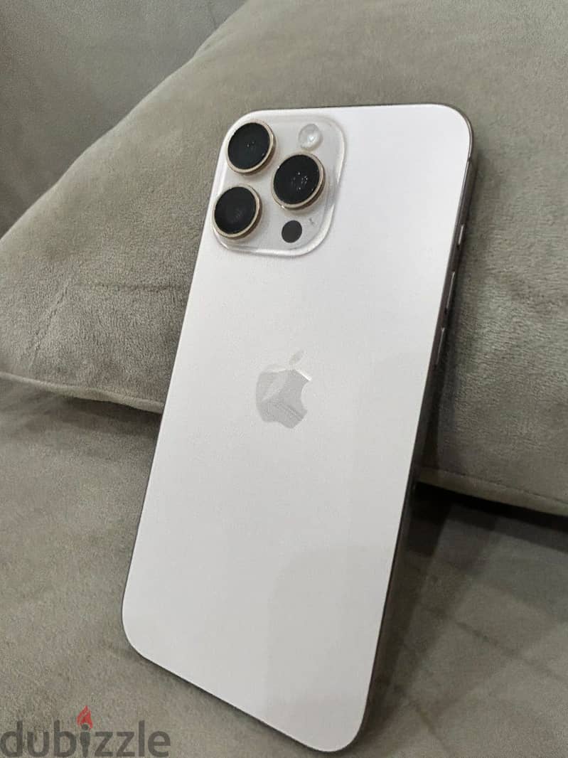 Apple - iPhone 16 Pro Max 3