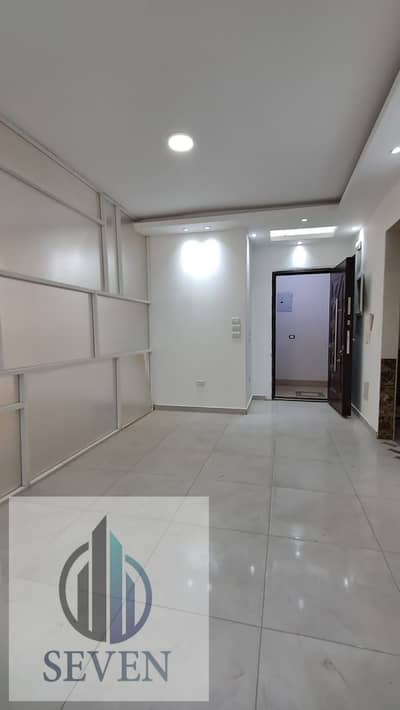 Administrative headquarters office 'Ultra Modern' 180 m² for rent, with a front panorama on Carrefour main street, Zahraa El Maadi, near the ring road