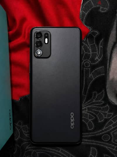 OPPO Reno6