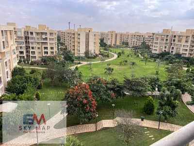 للايجار شقه ٢٠٠ متر مدينتى