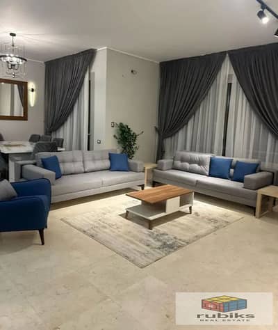 شقة للبيع في فيليدج جيت بالم هيلز – 150م بسعر أقل من السوق وبجوار AUC