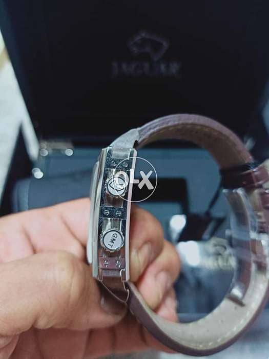 ساعة نسائية جديدة بعلبتها موديل بتصميم مميز وماركة jaguar سويسرية 1