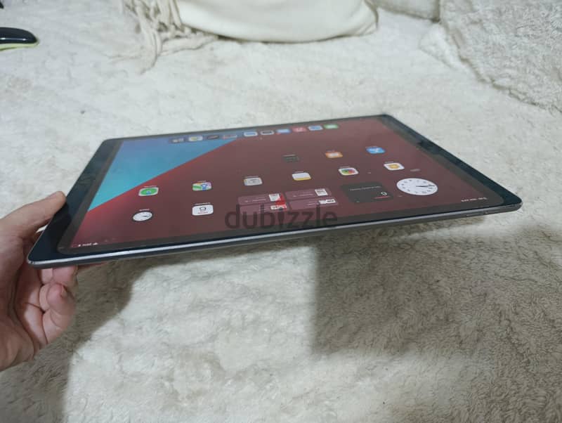 iPad pro 12.9 inch 2017 + pen and charger 2
