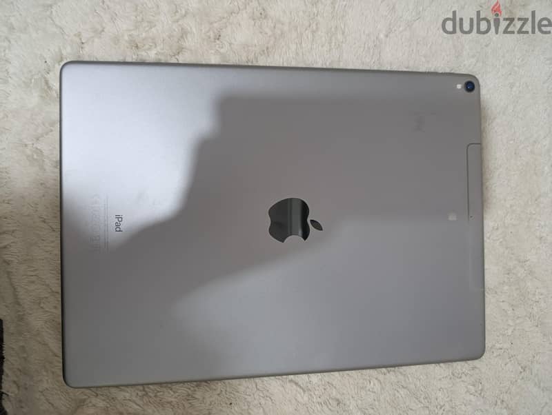 iPad pro 12.9 inch 2017 + pen and charger 4