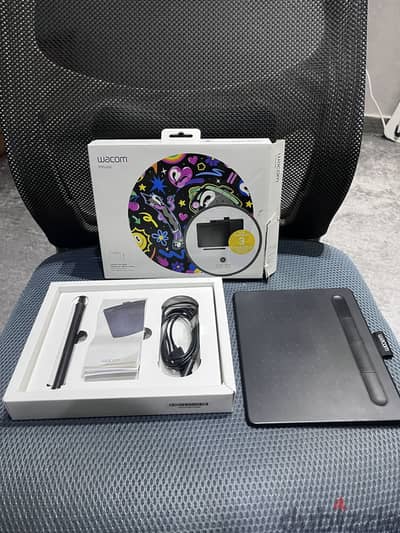 Wacom intuos small (graphic tablet)