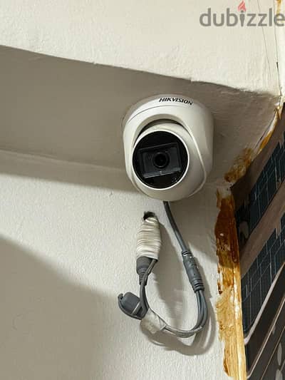 4 كاميرات Hikvision  مع DVR