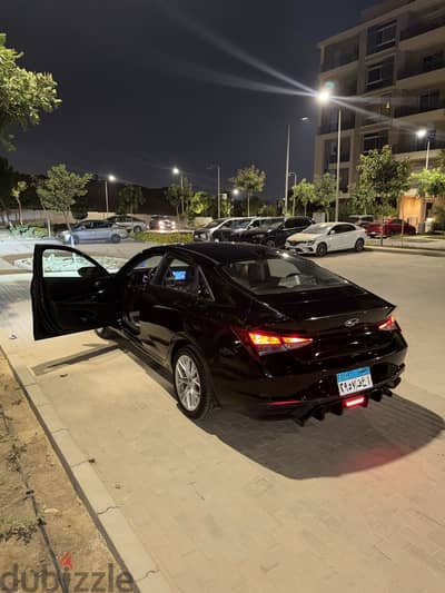 Hyundai Elantra 2022