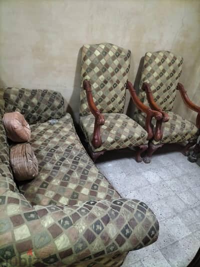كنبه وكرسين خشب زان بحاله جيده