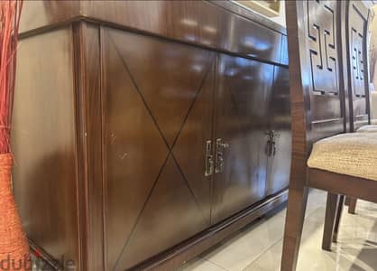 Full dinning room