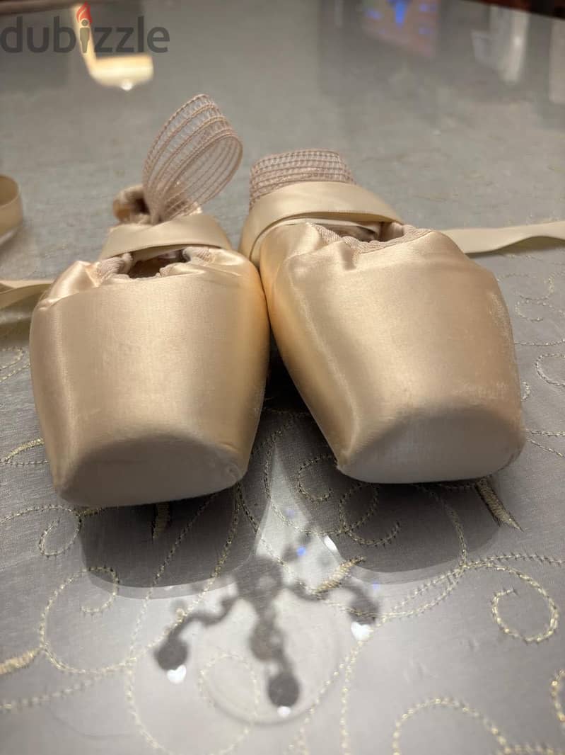 Point shoes 5