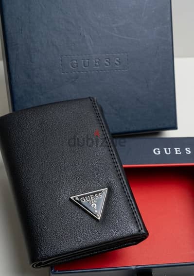 محفظة GUESS اورجينال ١٠٠% بالعلبة الأصلية - ستايل فخم جداً!