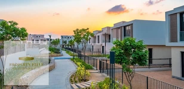 اخر تاون كورنر فوري فى سوديك ايست القاهره الجديده  اقساط طويله تصل الى 10 سنوات  للبيع بروف خاص
