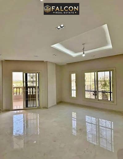 شقه للبيع في كومباوند أمام مدينتي في لوكيشن مميز دايركت علي لاند سكيب و بحيرات في كومباوند متكامل الخدمات