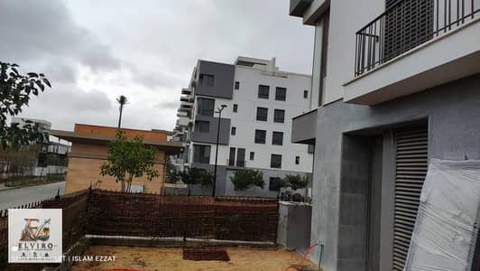 رفاهية السكن تبدأ من هنا | شقة أرضي بحديقة للإيجار في إيستاون