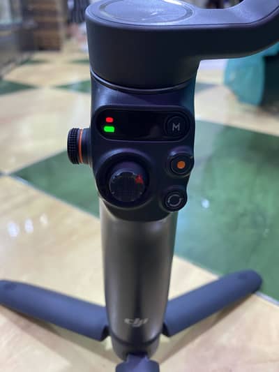 Dji osmo mobile 6 like new